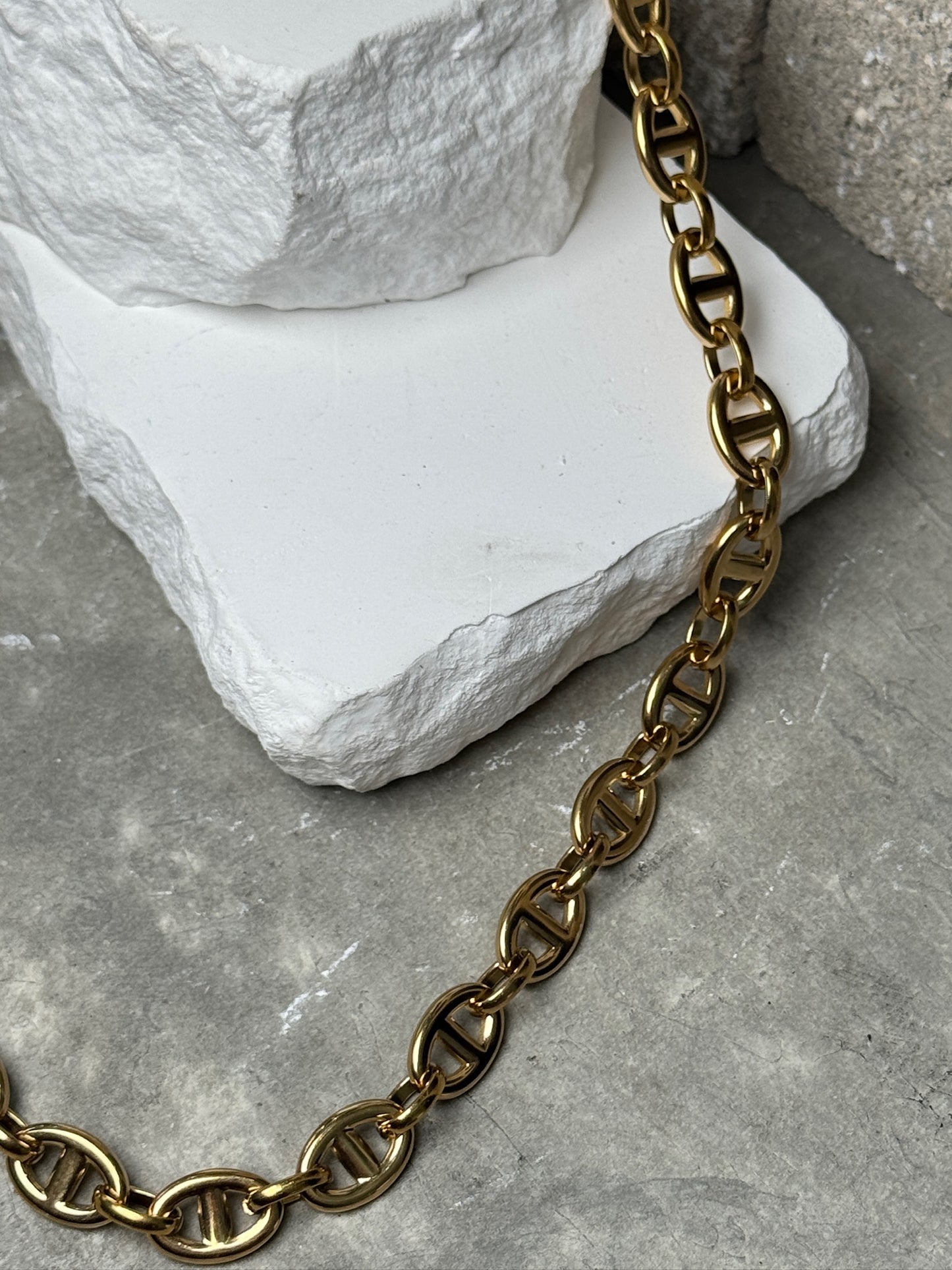 On Brand Linked Necklace 19"