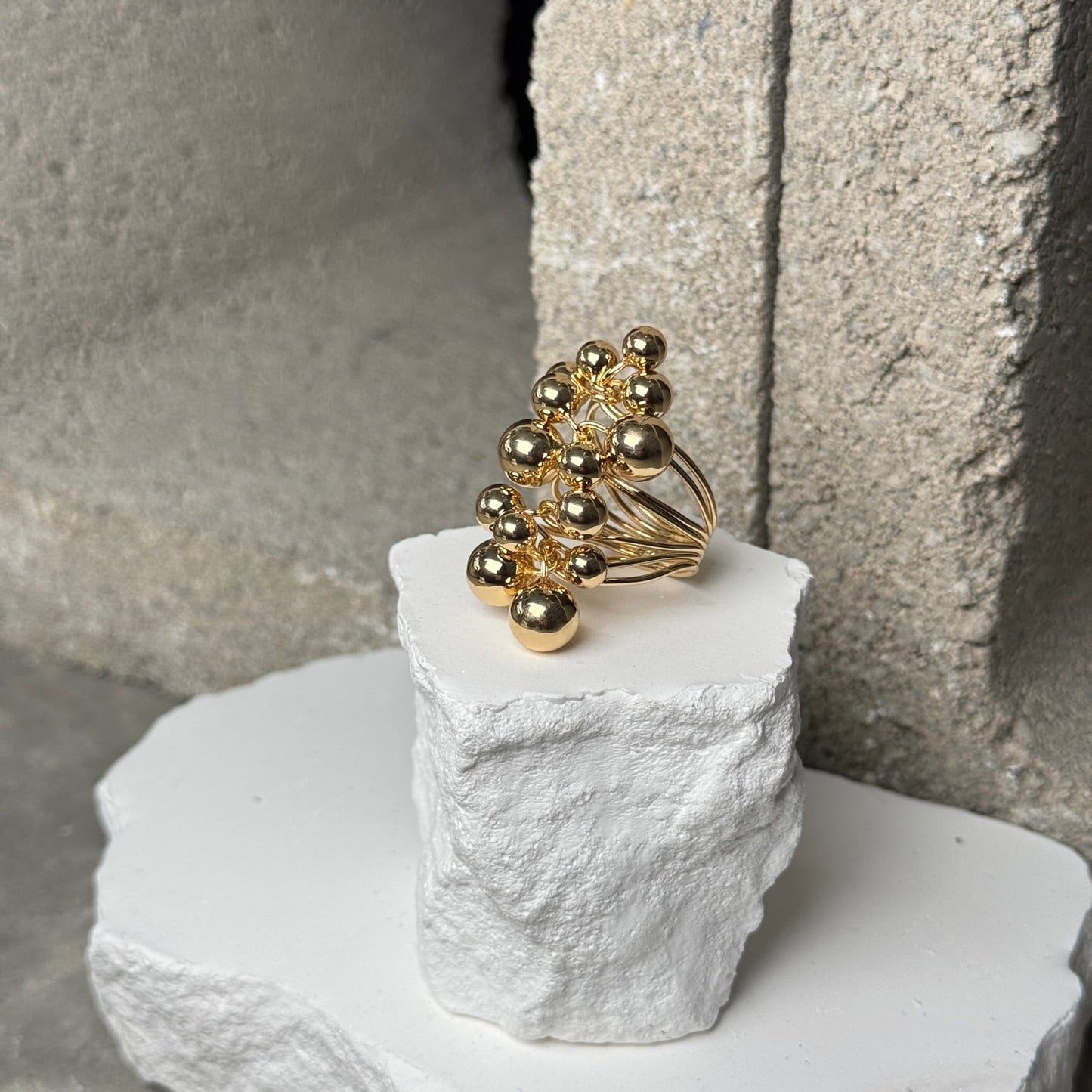 Coil Stack Sphere Ring Size 7