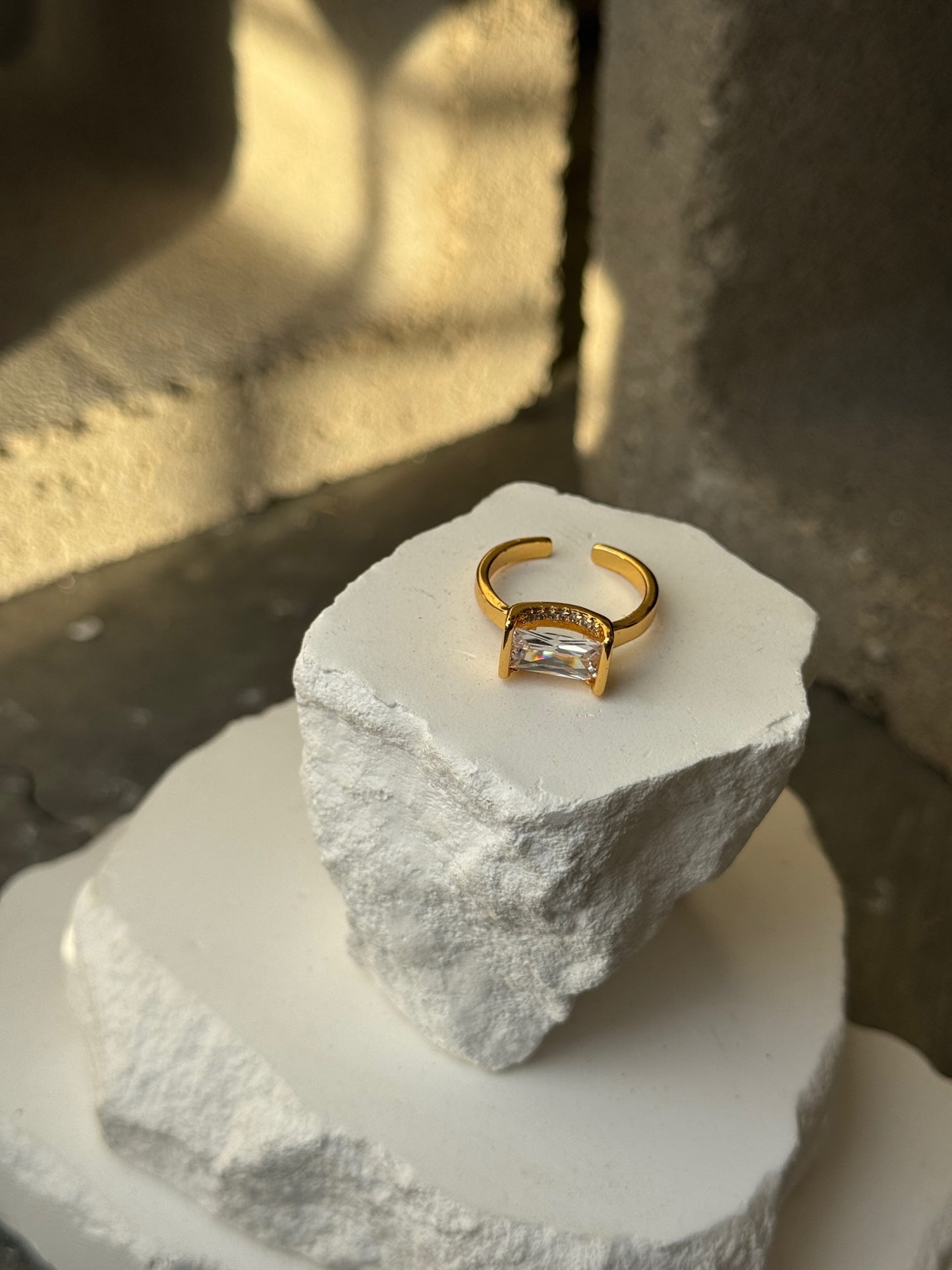 Moonlit Kiss 18k Ring Adjustable Up To Size 10