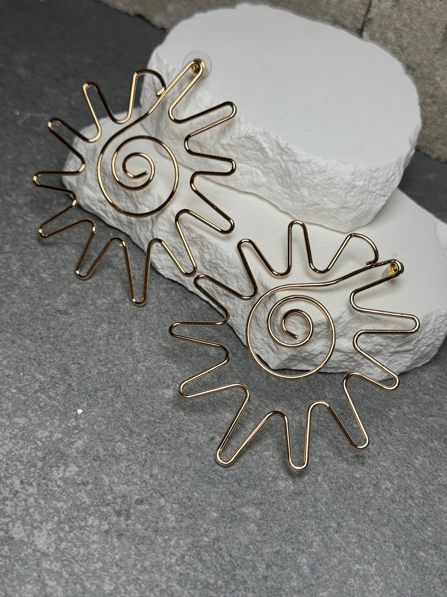 Solar Wired Studs