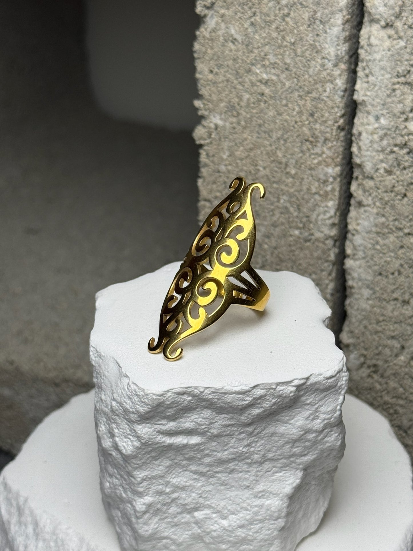 Twist & Turn Expandable Ring Size 7