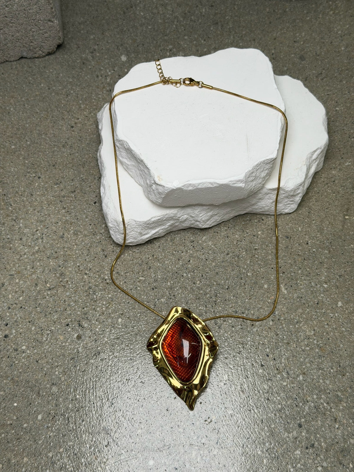 The Zuri Stone Pendant Necklace