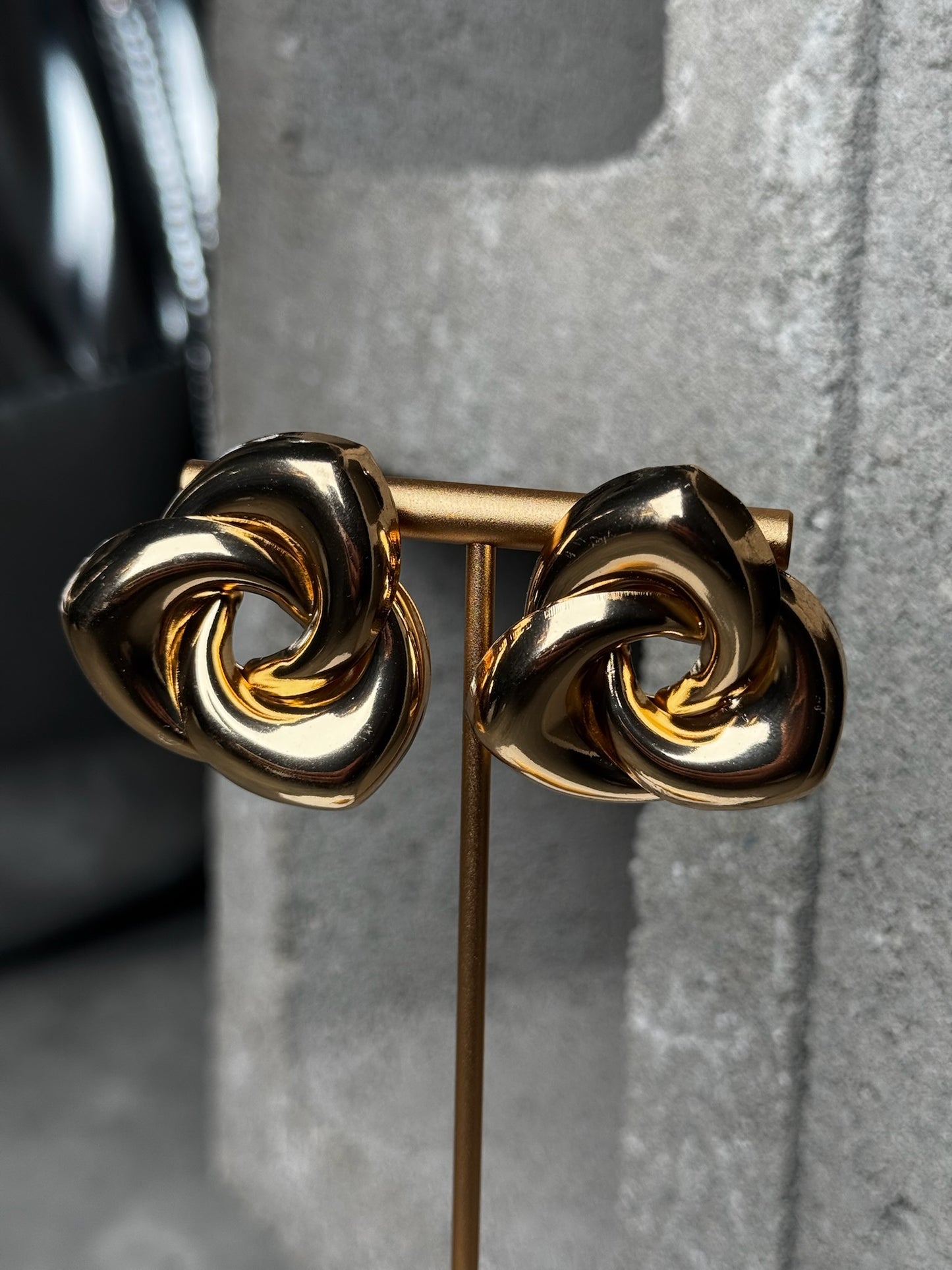 Triangle Drip 3 Point Stud Earrings