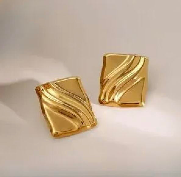 Checkmate Grooved Rectangle Earrings