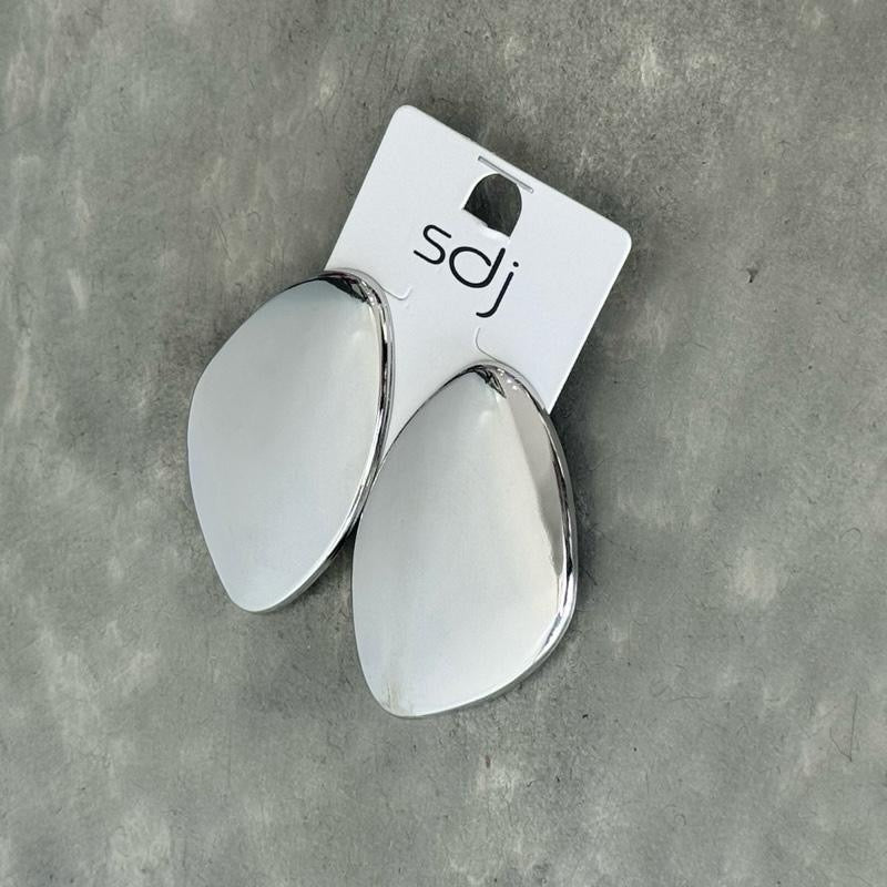 The Main Character Metal Plate Earrings
