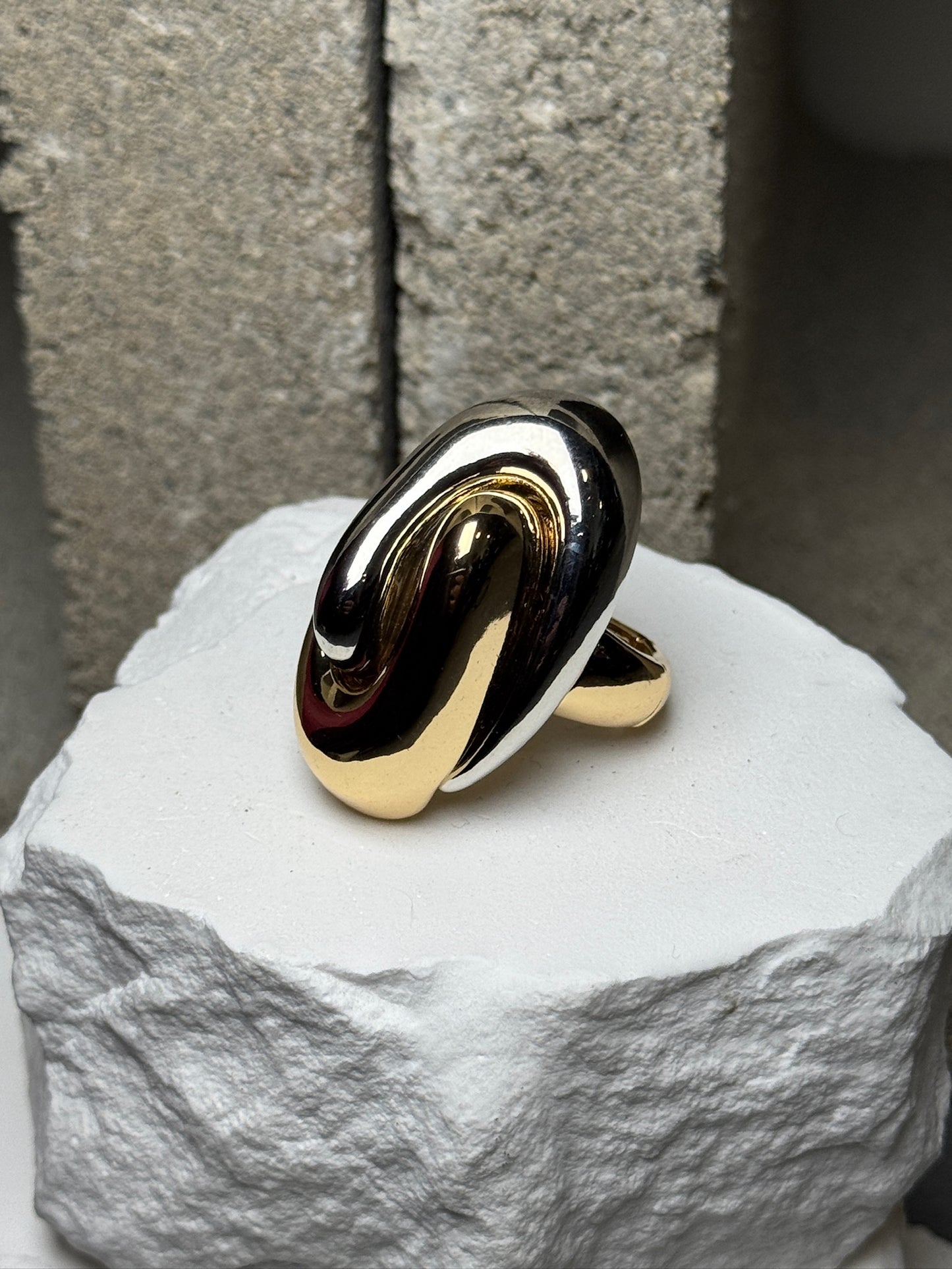 Straight Up Expandable Ring Up To Size 10