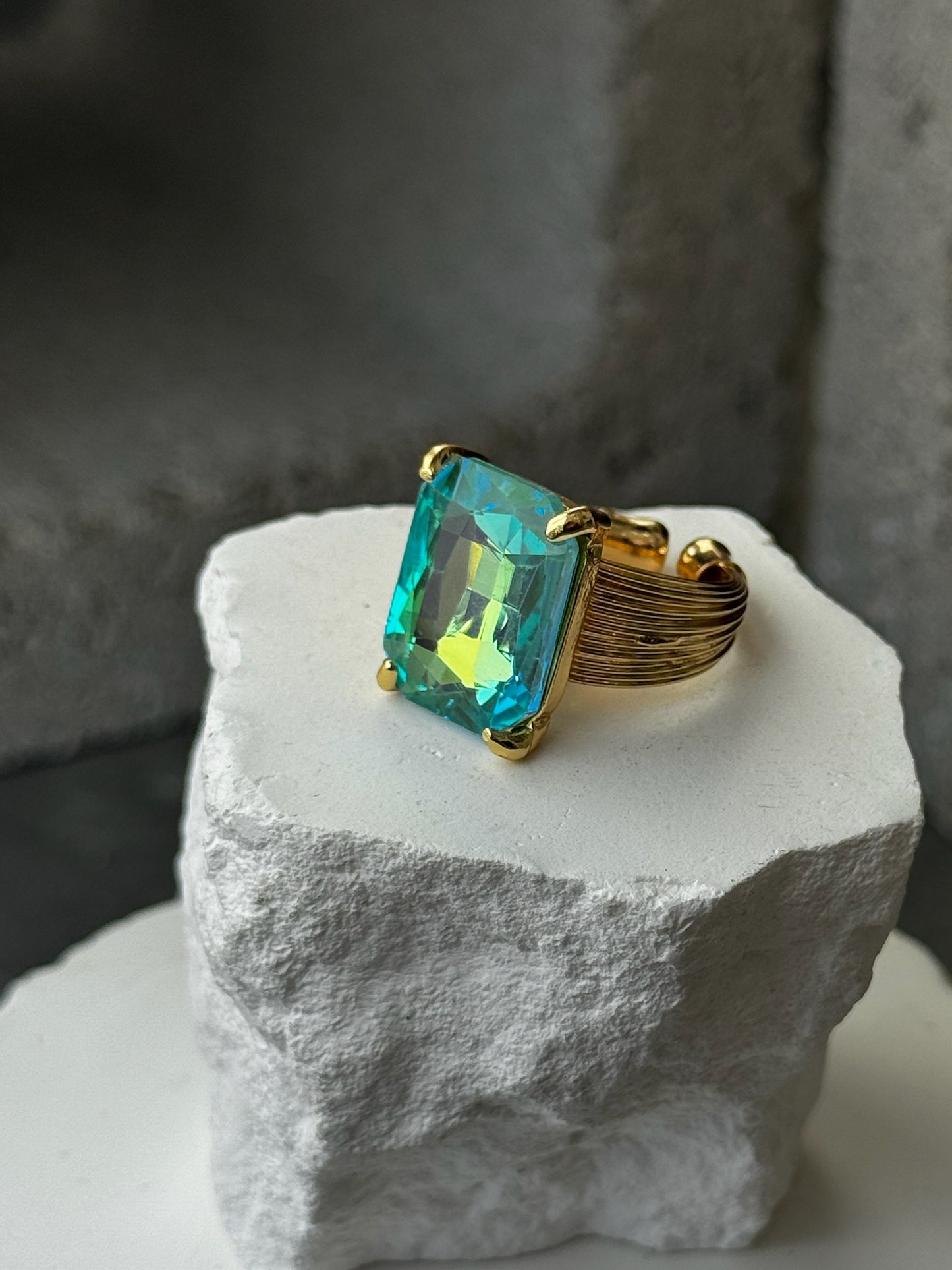 Clean Cut Gemstone Size 7 Expandable