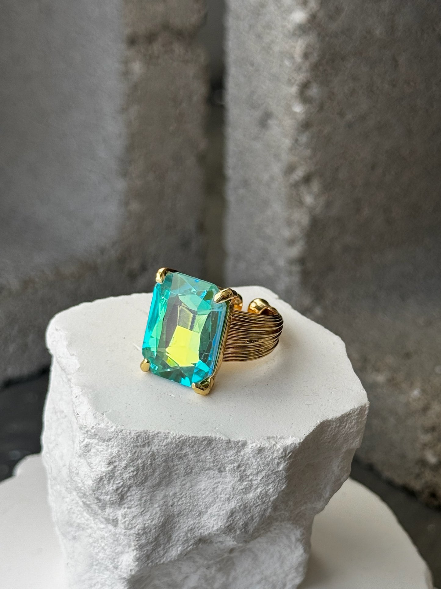 Clean Cut Gemstone Size 7 Expandable