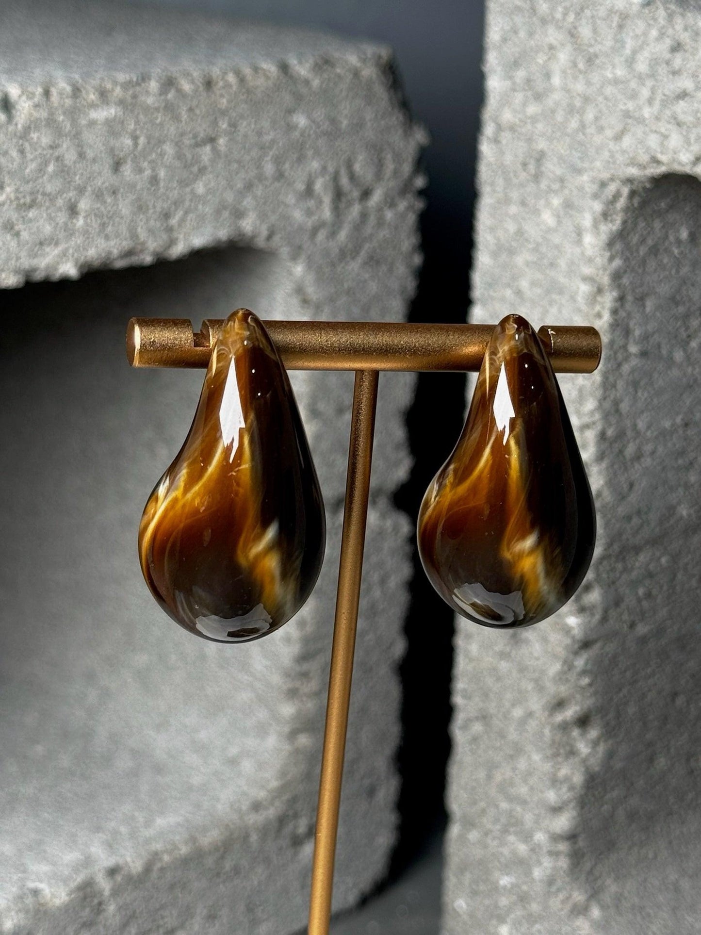 Soft Curve Teardrop Earrings