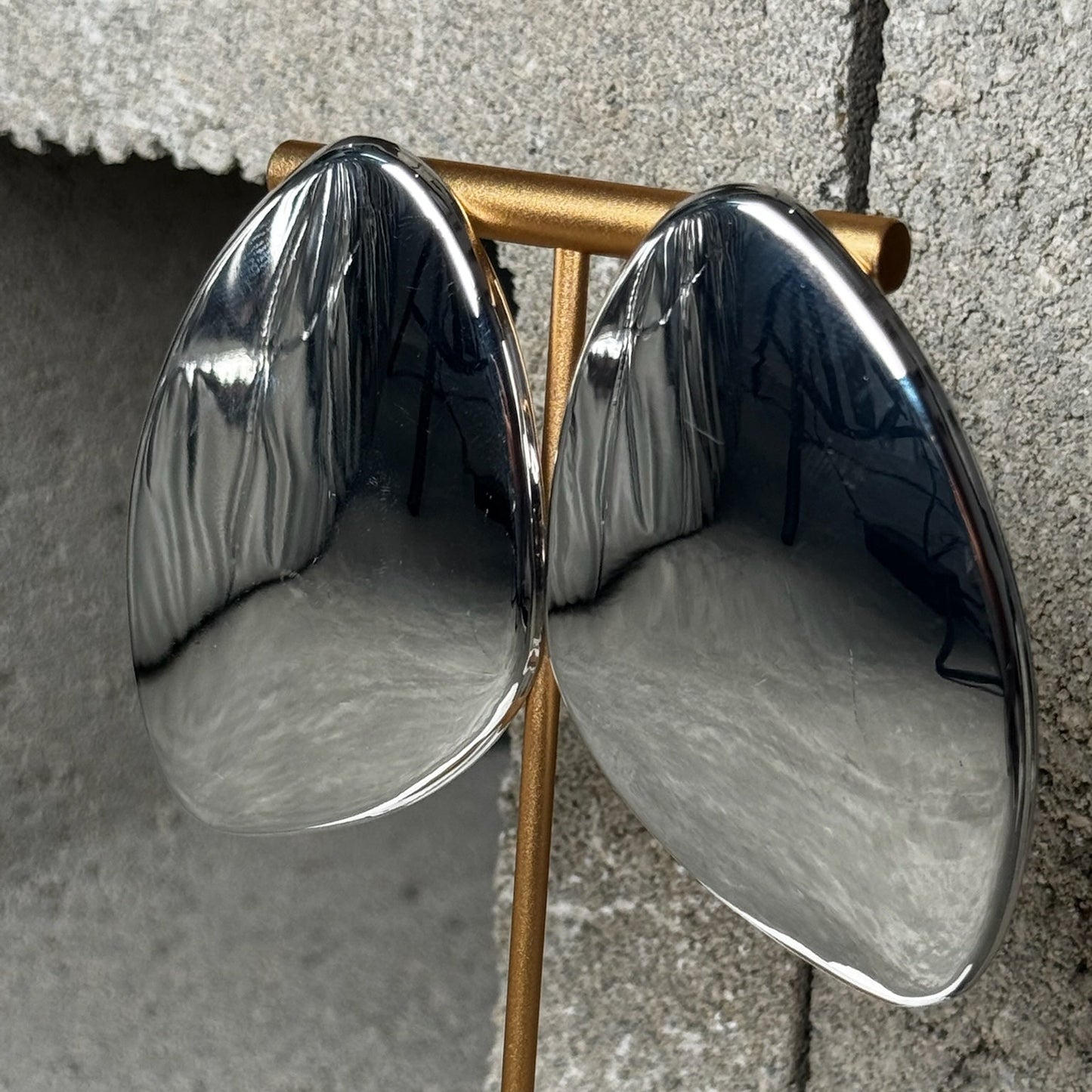 Clip On The Main Character Metal Plate Earrings
