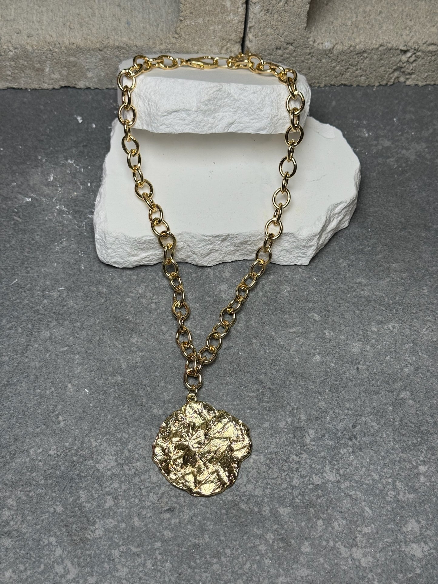 Circle Back Layered Necklace 18" w/ Extender