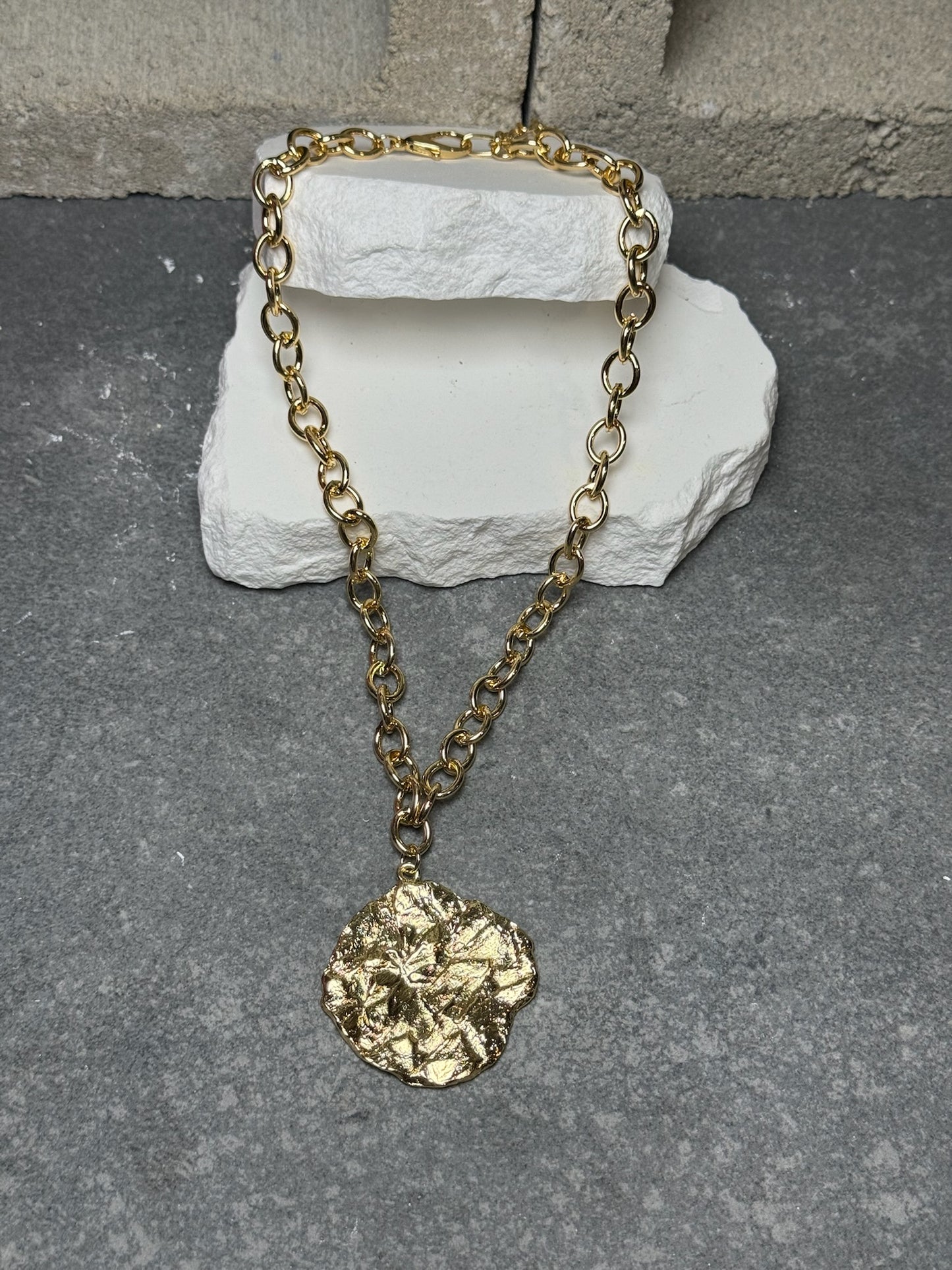 Circle Back Layered Necklace 18" w/ Extender