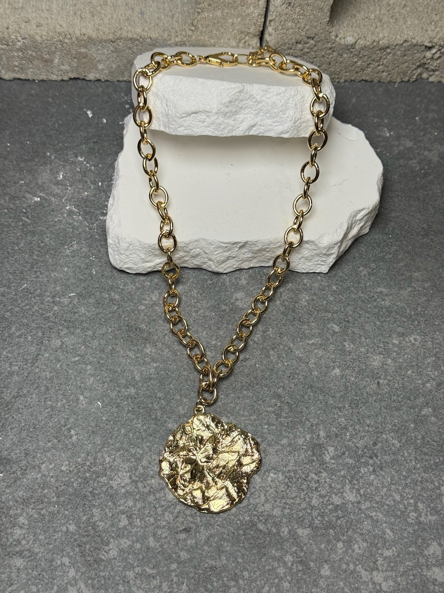 Circle Back Layered Necklace 18" w/ Extender