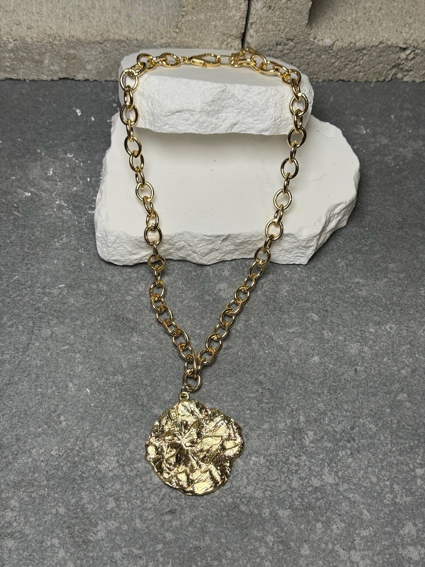 Circle Back Layered Necklace 18" w/ Extender