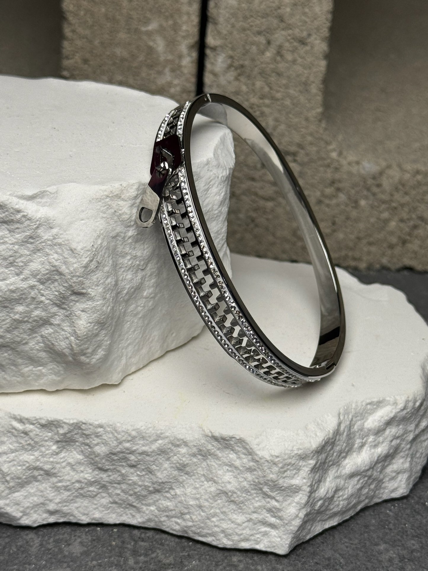 Zip Me Up Bangle 6.5"