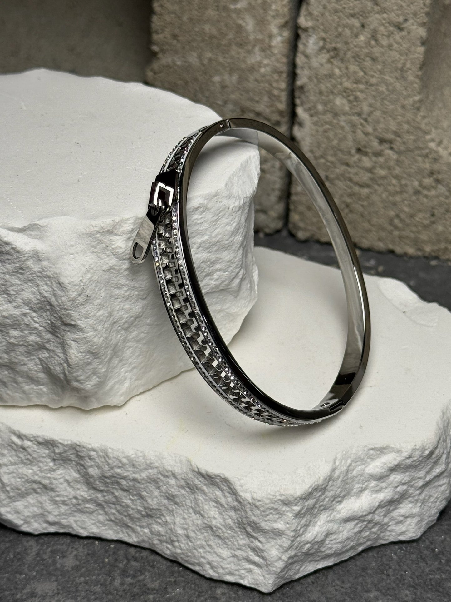 Zip Me Up Bangle 6.5"