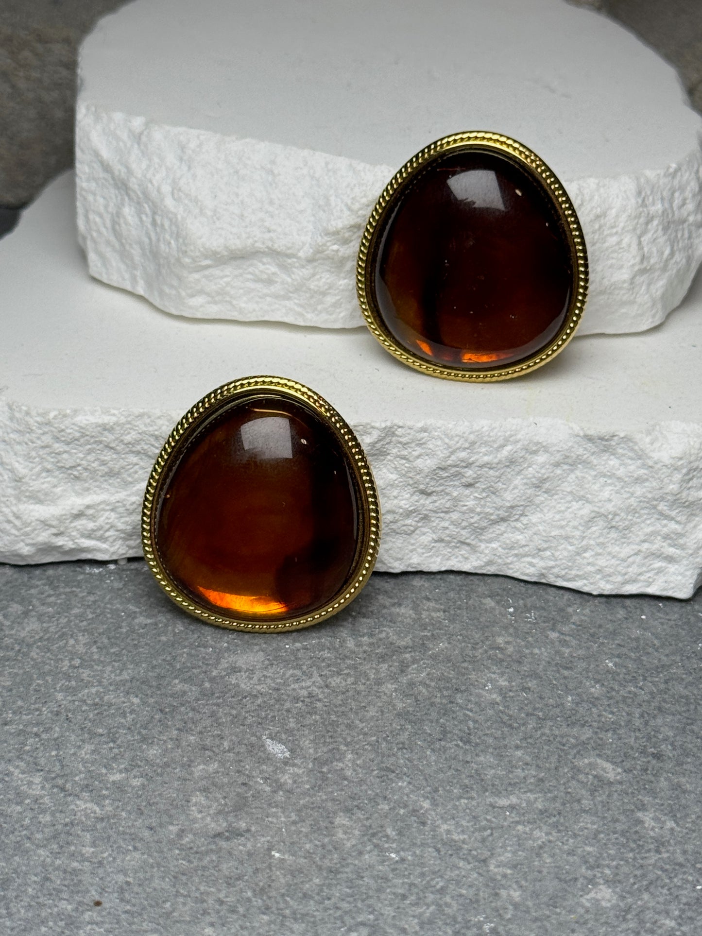 The Milan Resin Studs