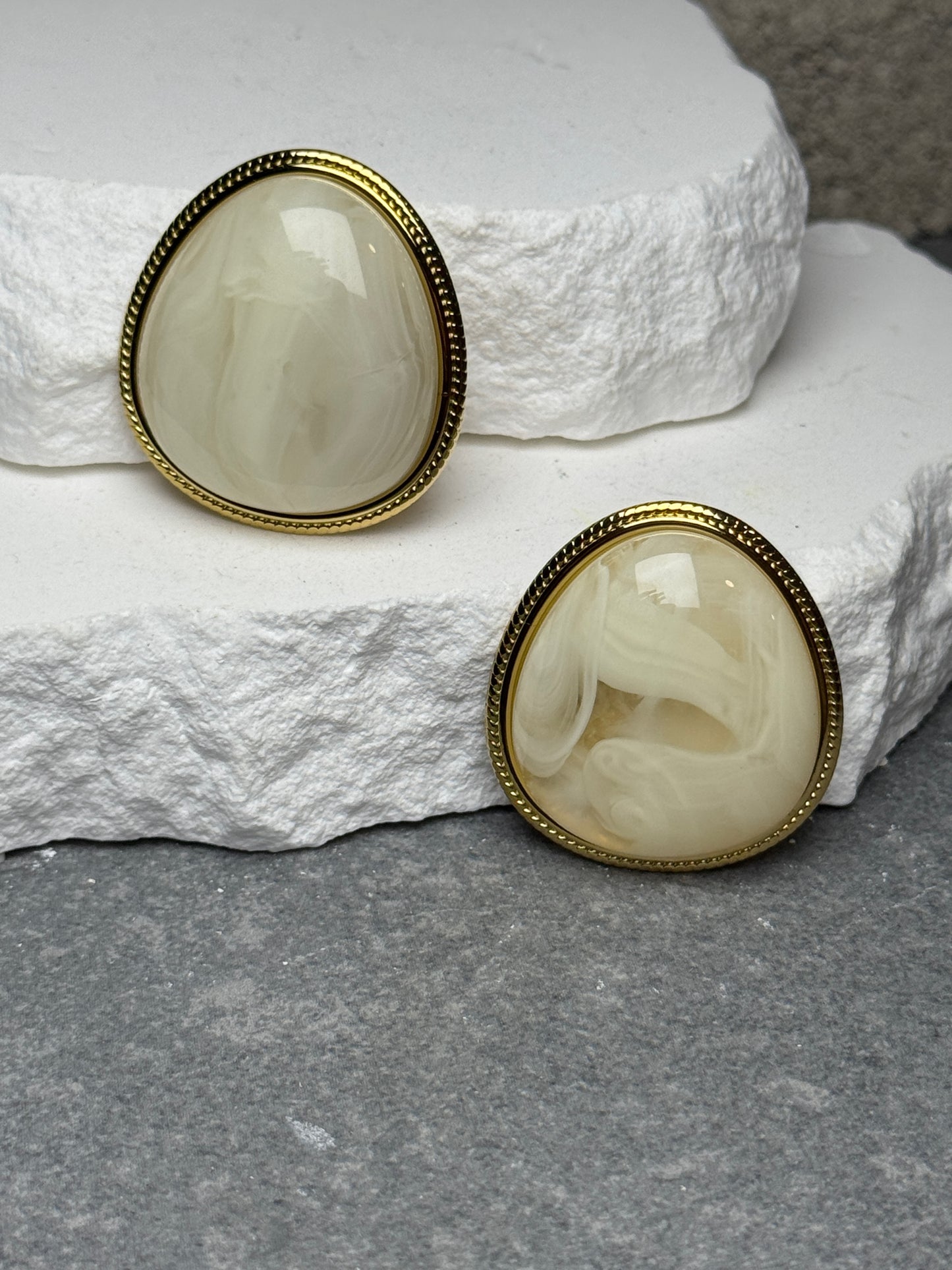 The Milan Resin Studs