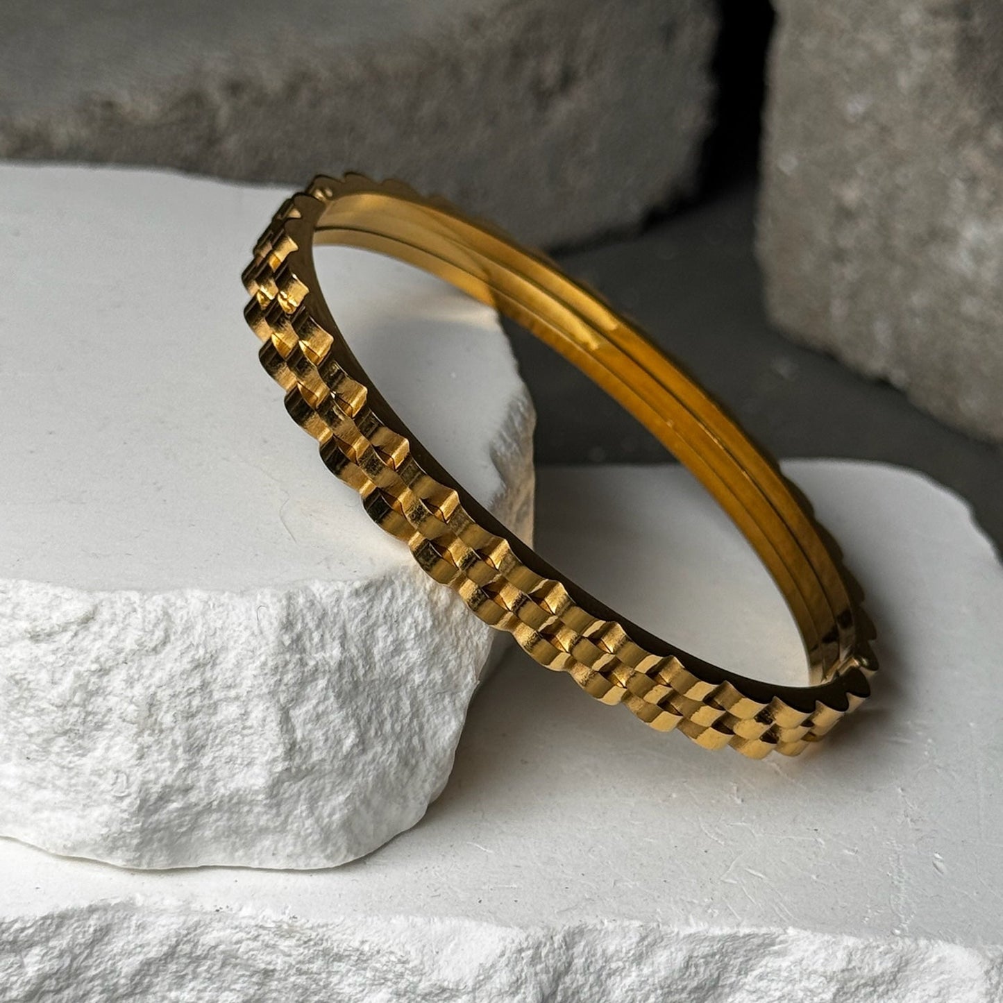 Roly Hinge Bracelet 6.5