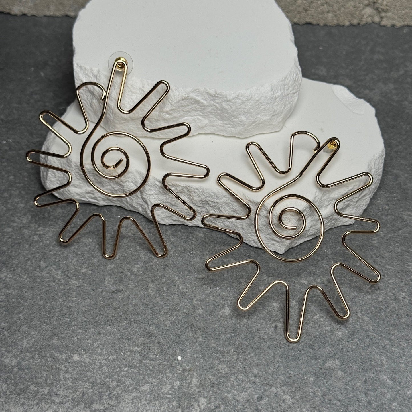 Solar Wired Studs