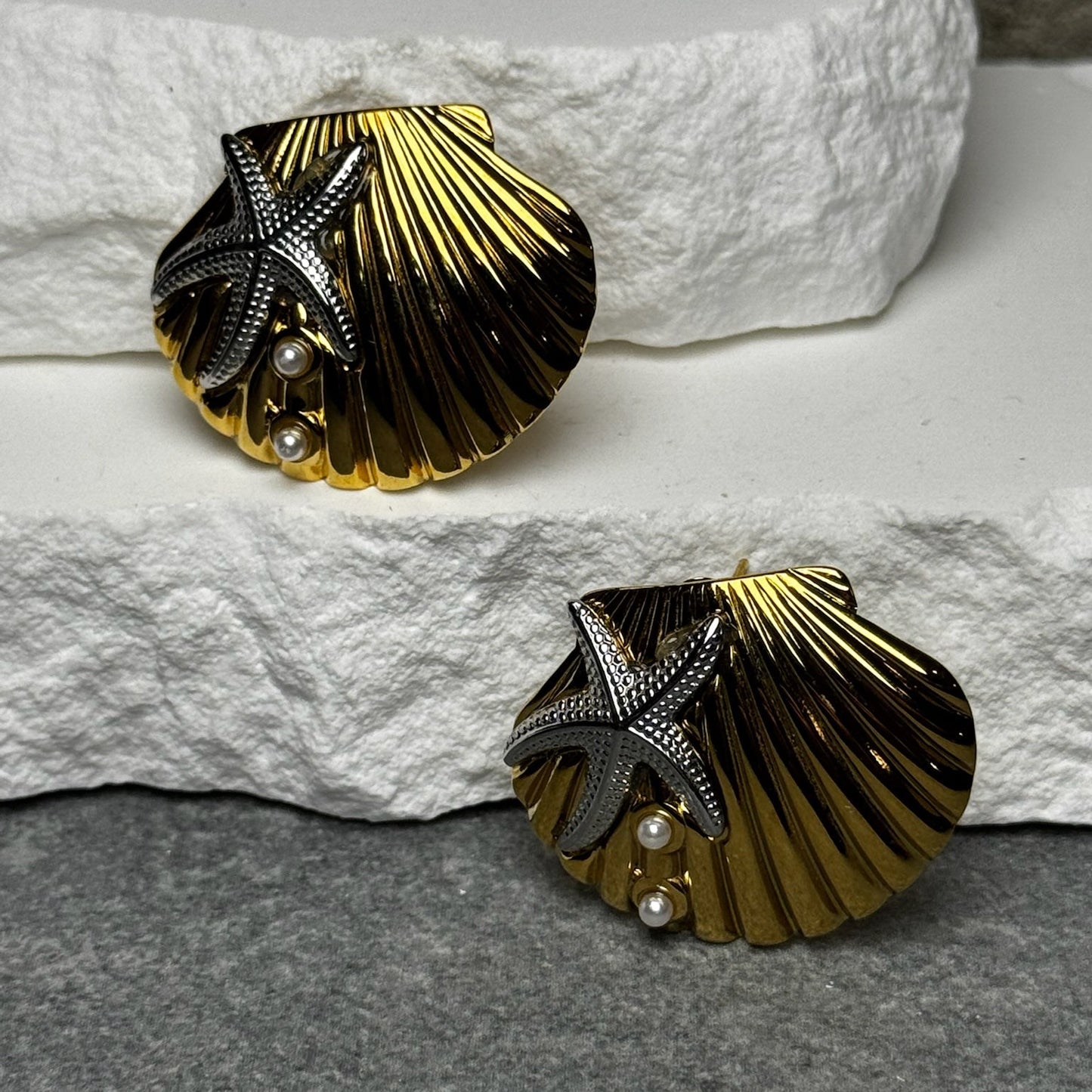 She Shell Stud Earrings