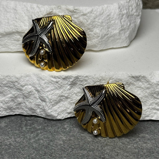 She Shell Stud Earrings