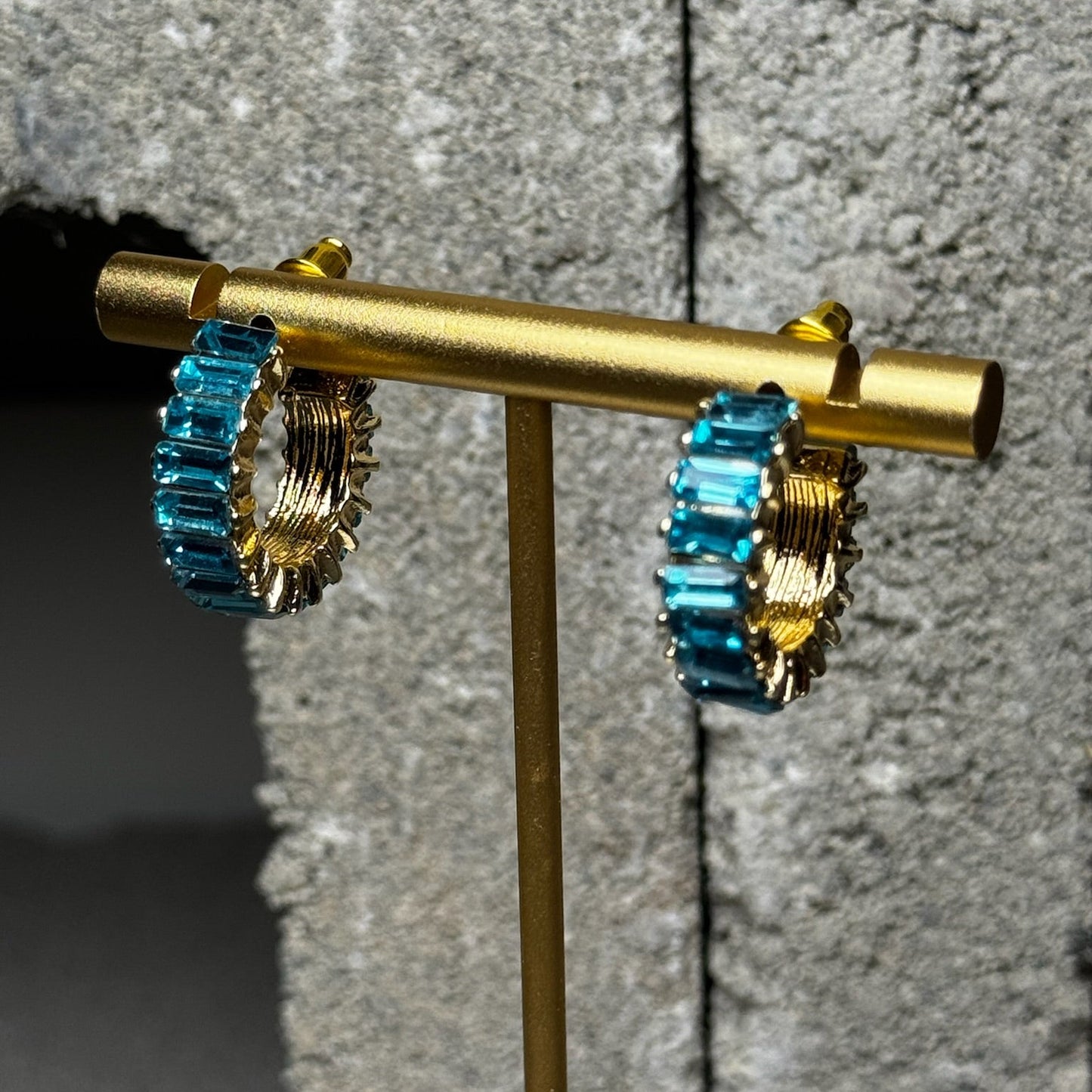 Icy Pulse Hoops