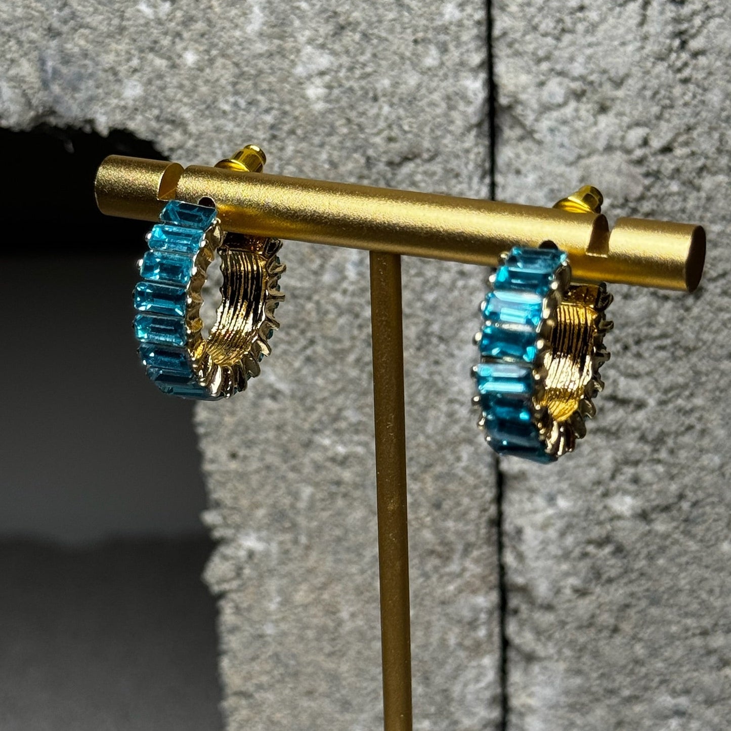 Icy Pulse Hoops