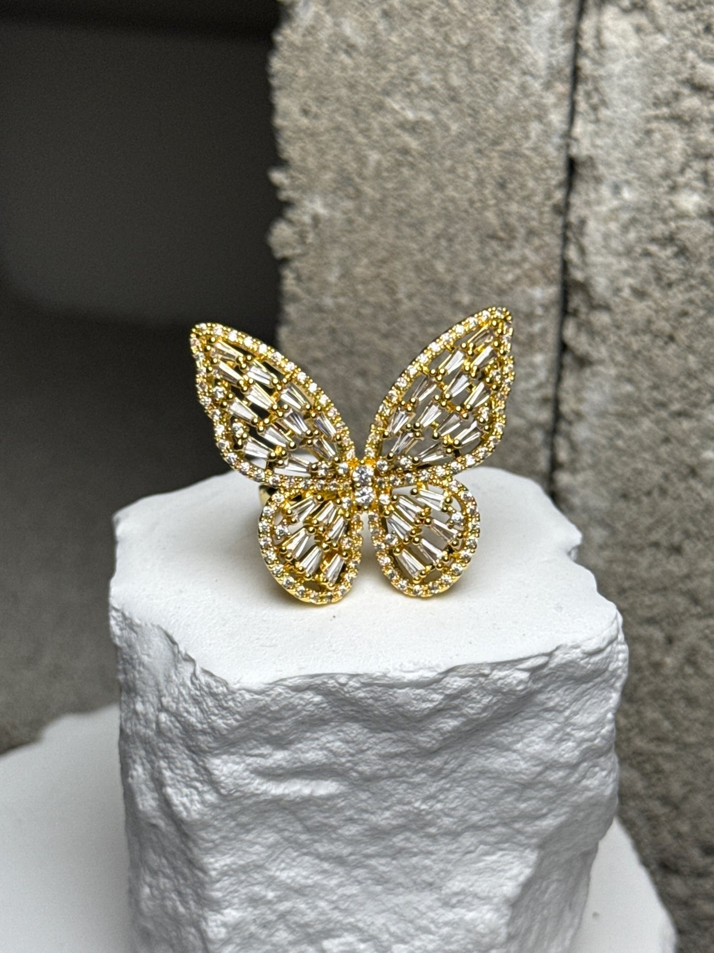 Butterfly Sparkle 18k Adjustable Ring Up To Size 10