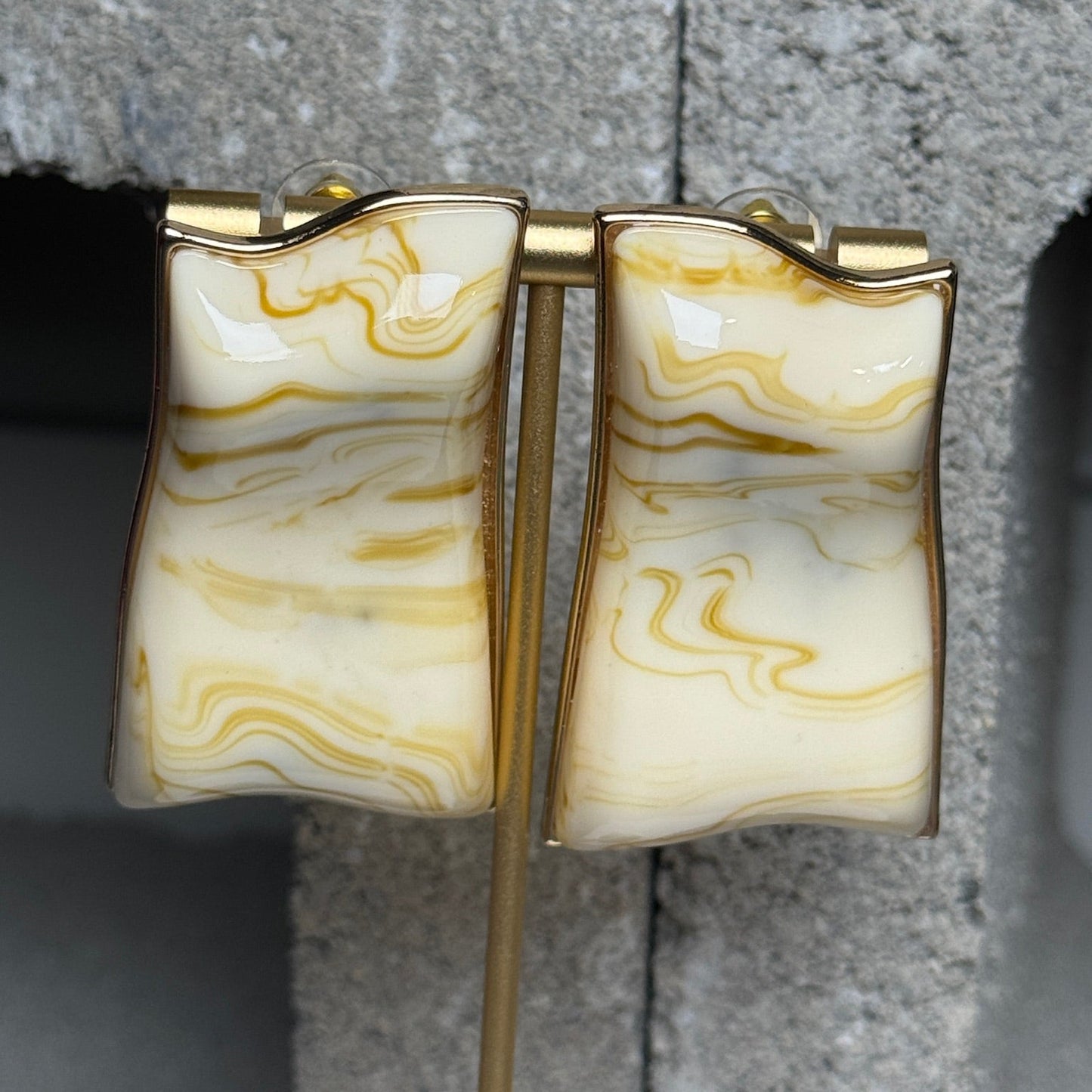 Flash Wave Stud Earrings