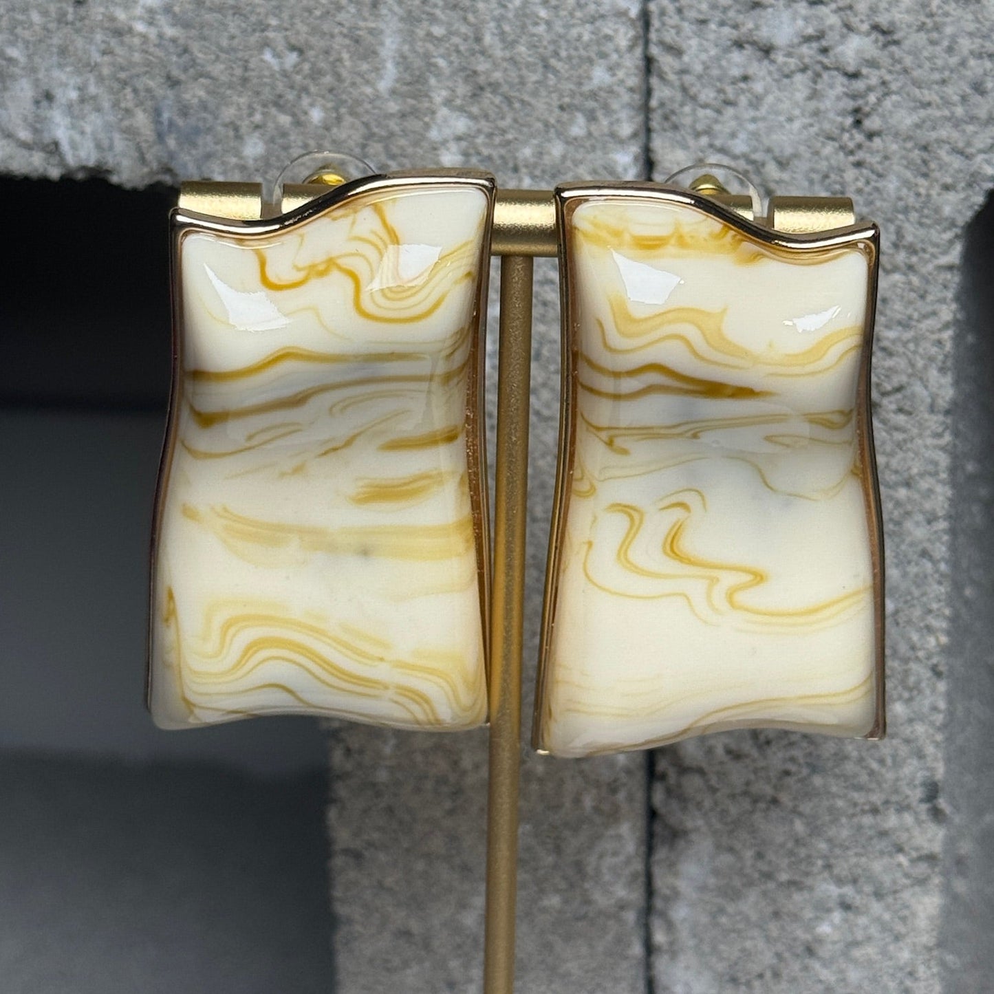 Flash Wave Stud Earrings