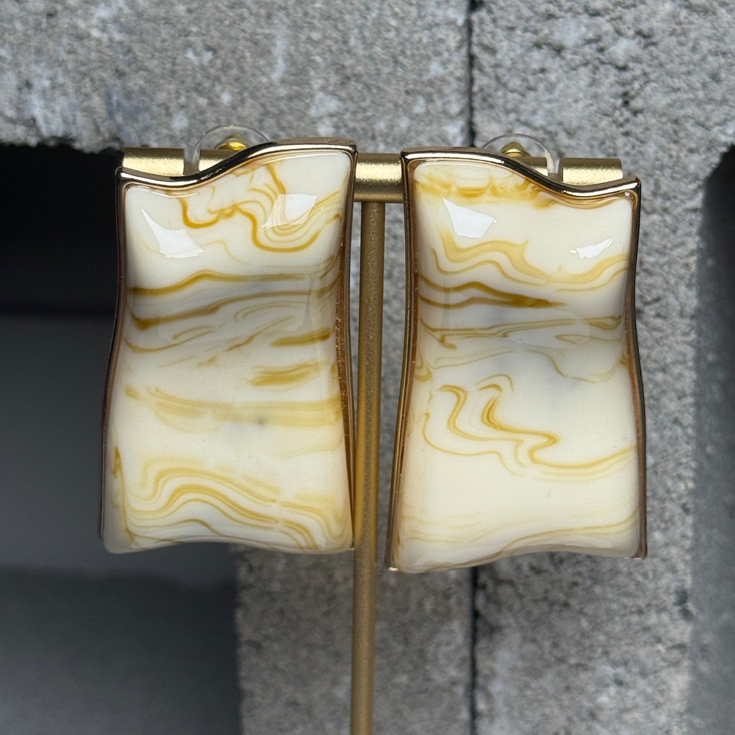 Flash Wave Stud Earrings