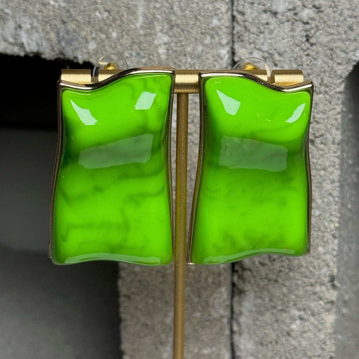 Flash Wave Stud Earrings