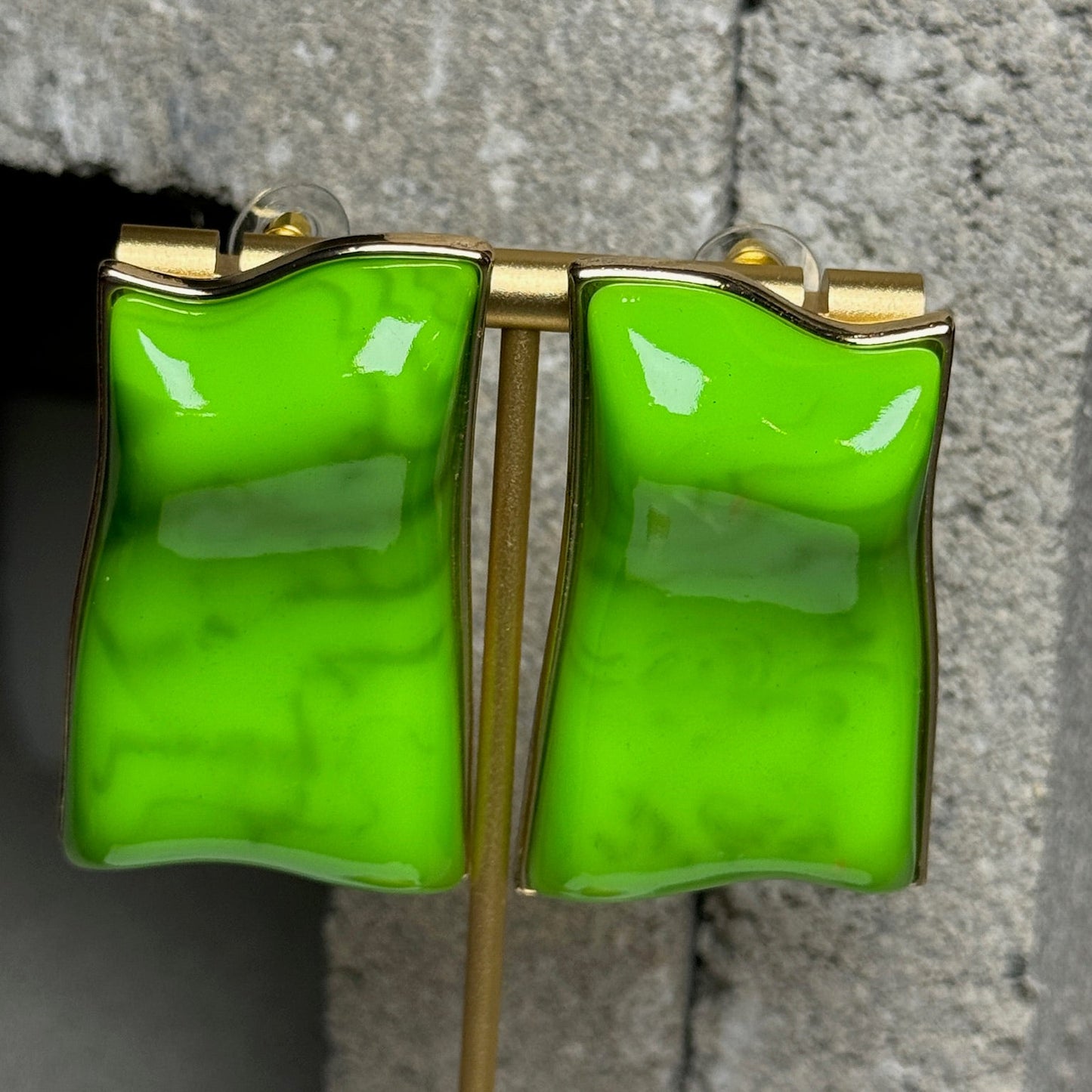 Flash Wave Stud Earrings