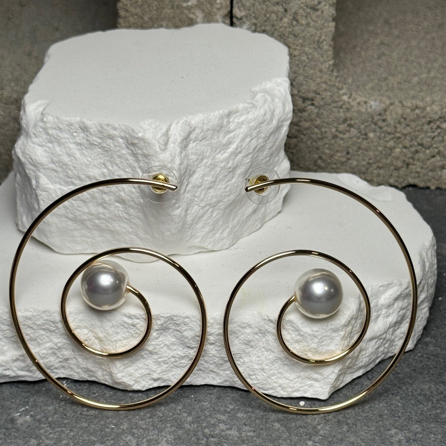 Solar Loop Pearl Stud Earrings