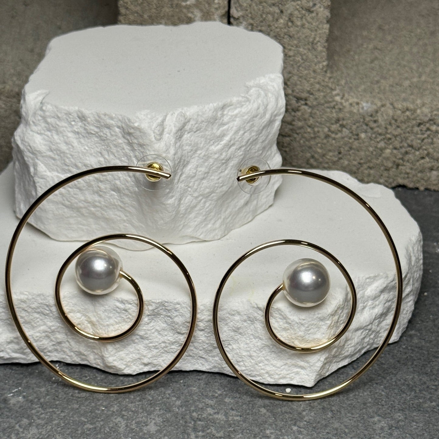 Solar Loop Pearl Stud Earrings