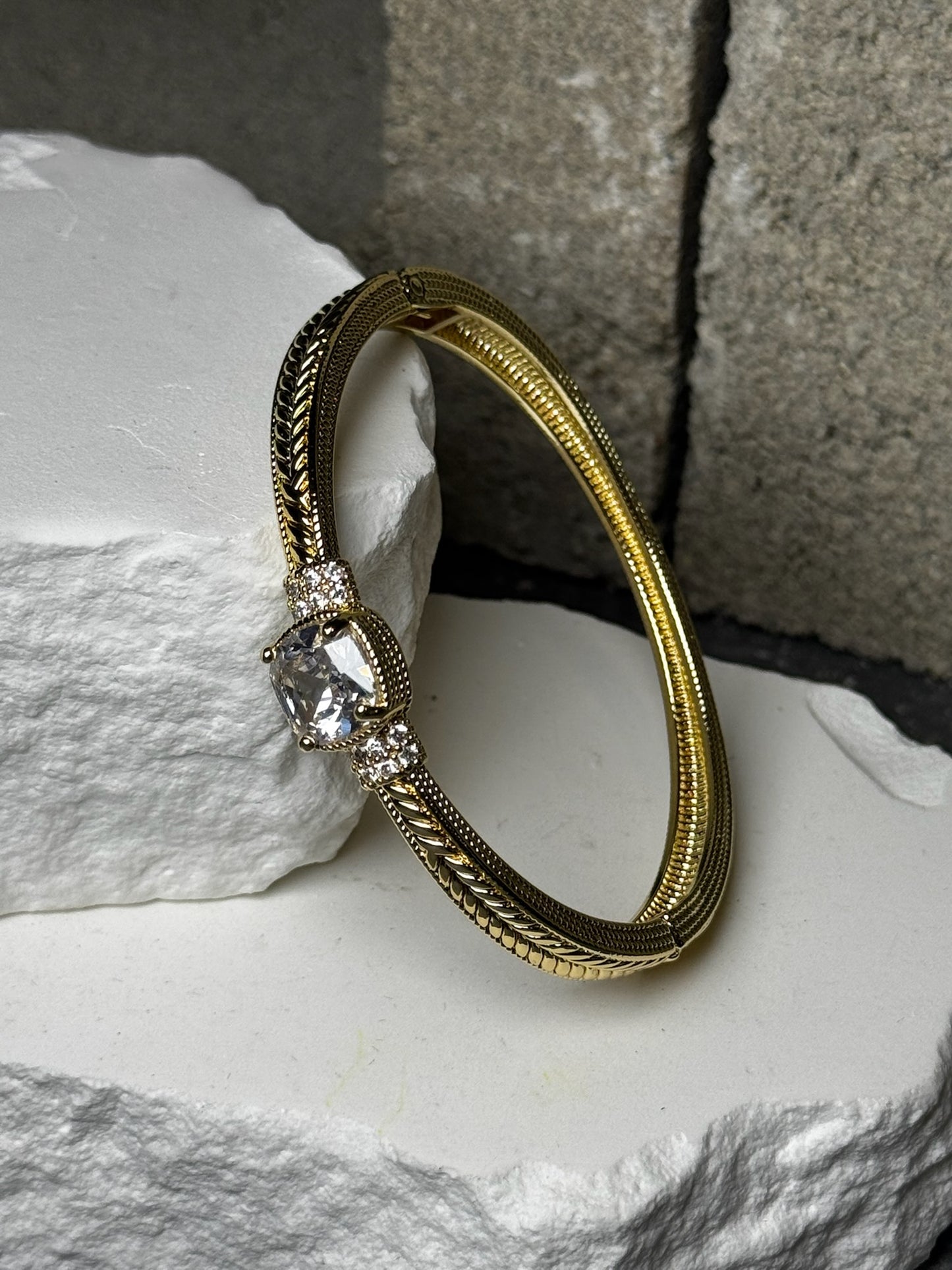 Center Piece Layer Bracelet 6.5"