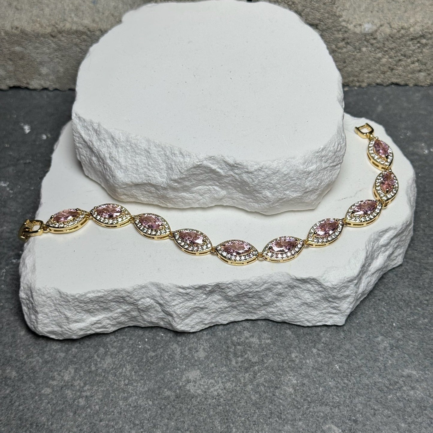 Stop and Stare Oval Bracelet 6.5"