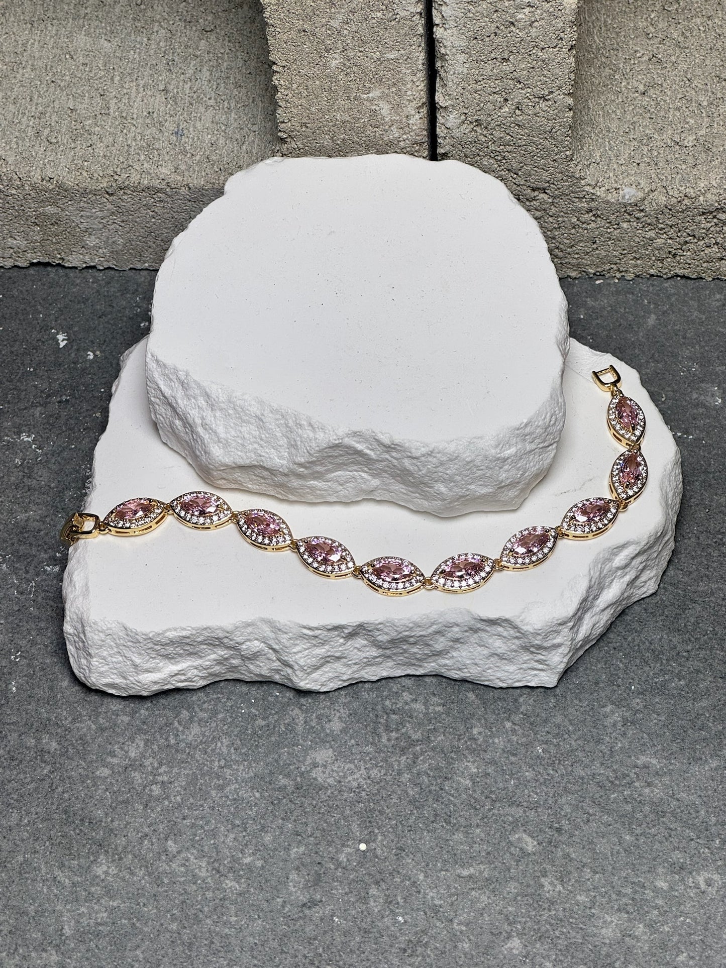Stop and Stare Oval Bracelet 6.5"