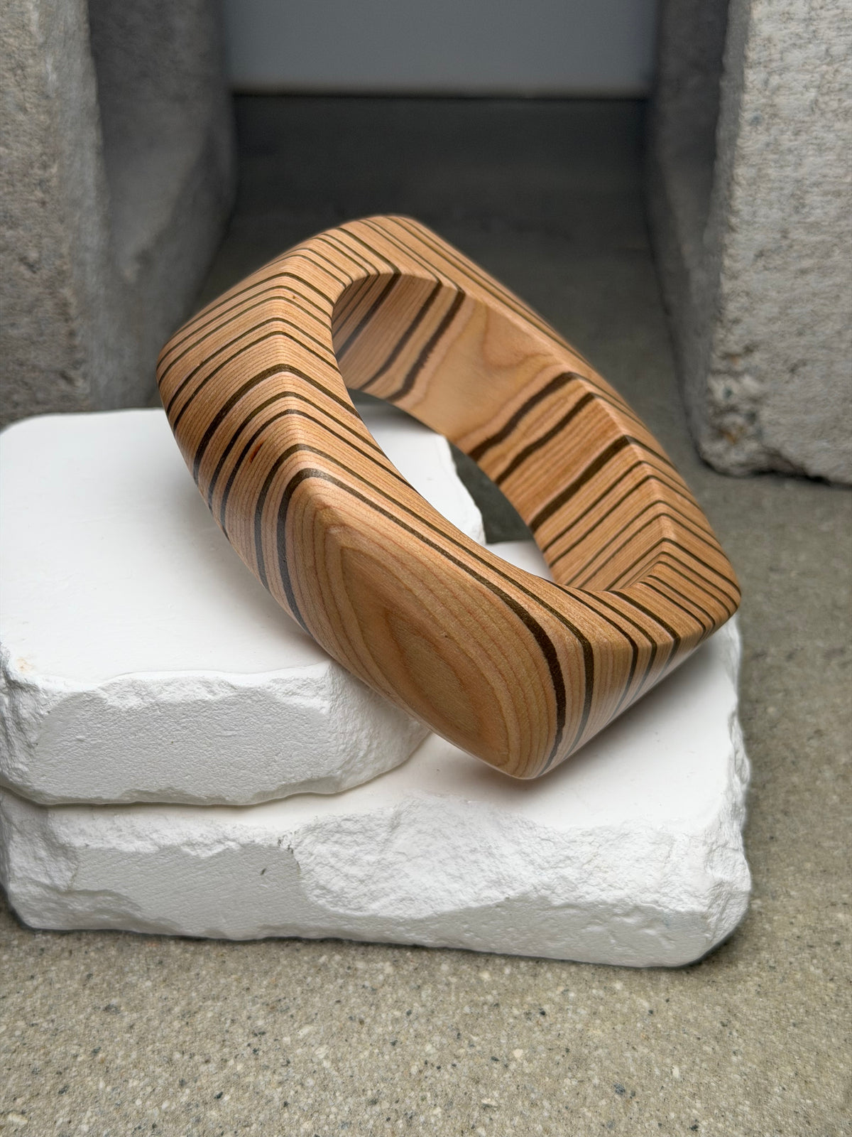 The Mohogany Bangle 8 Inches