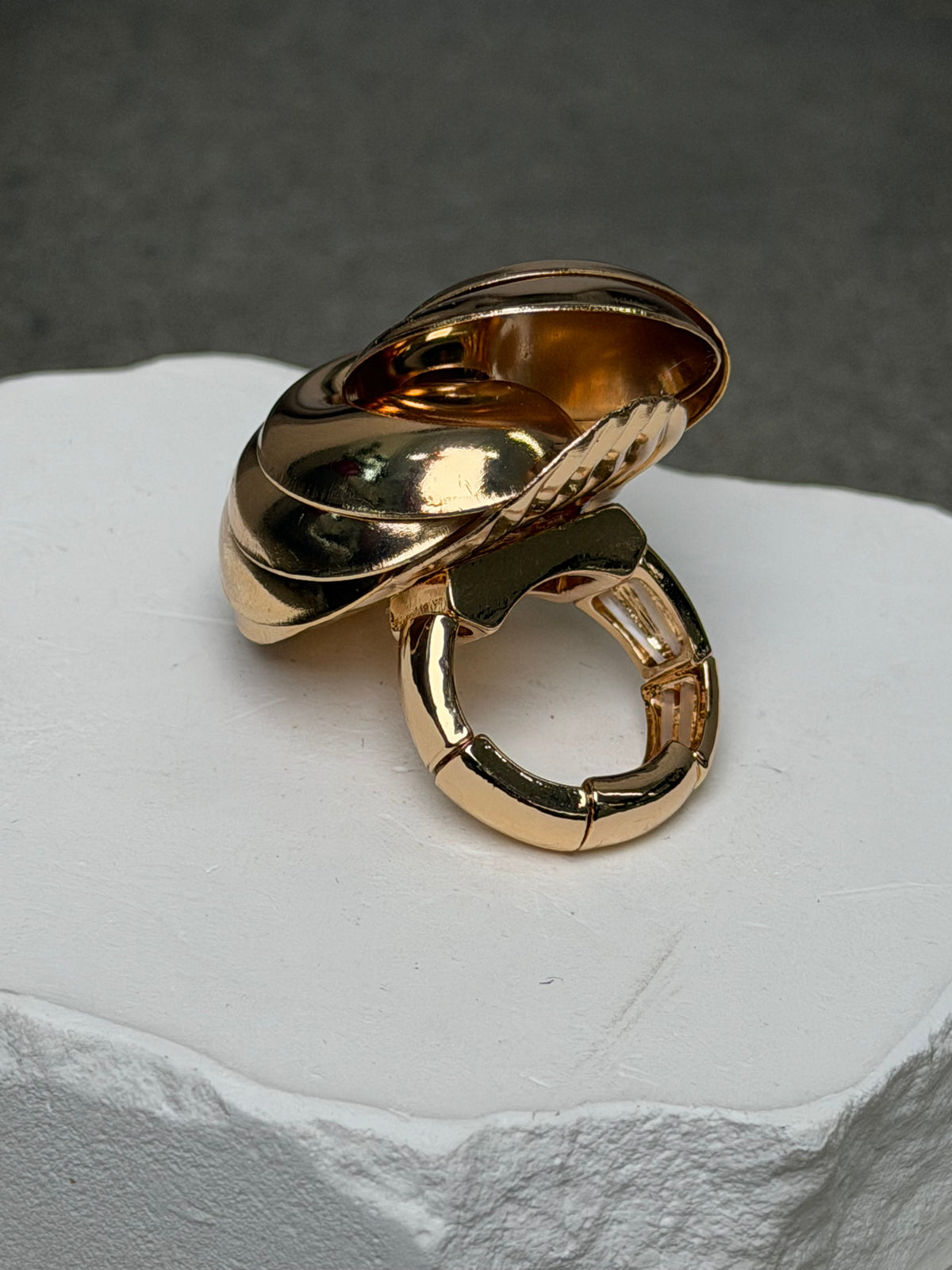 The Vintage Twist Expandable Ring