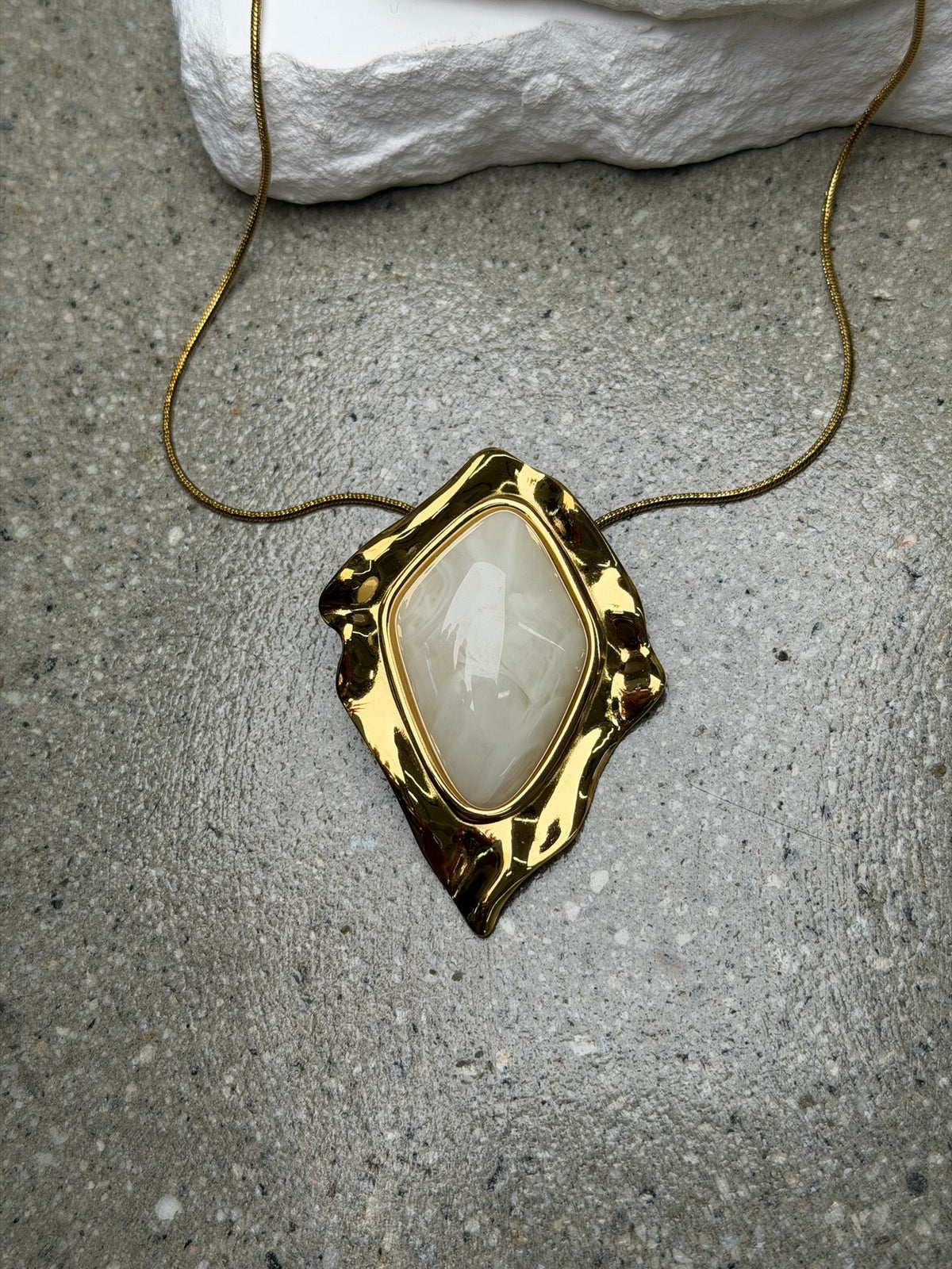 The Zuri Stone Pendant Necklace