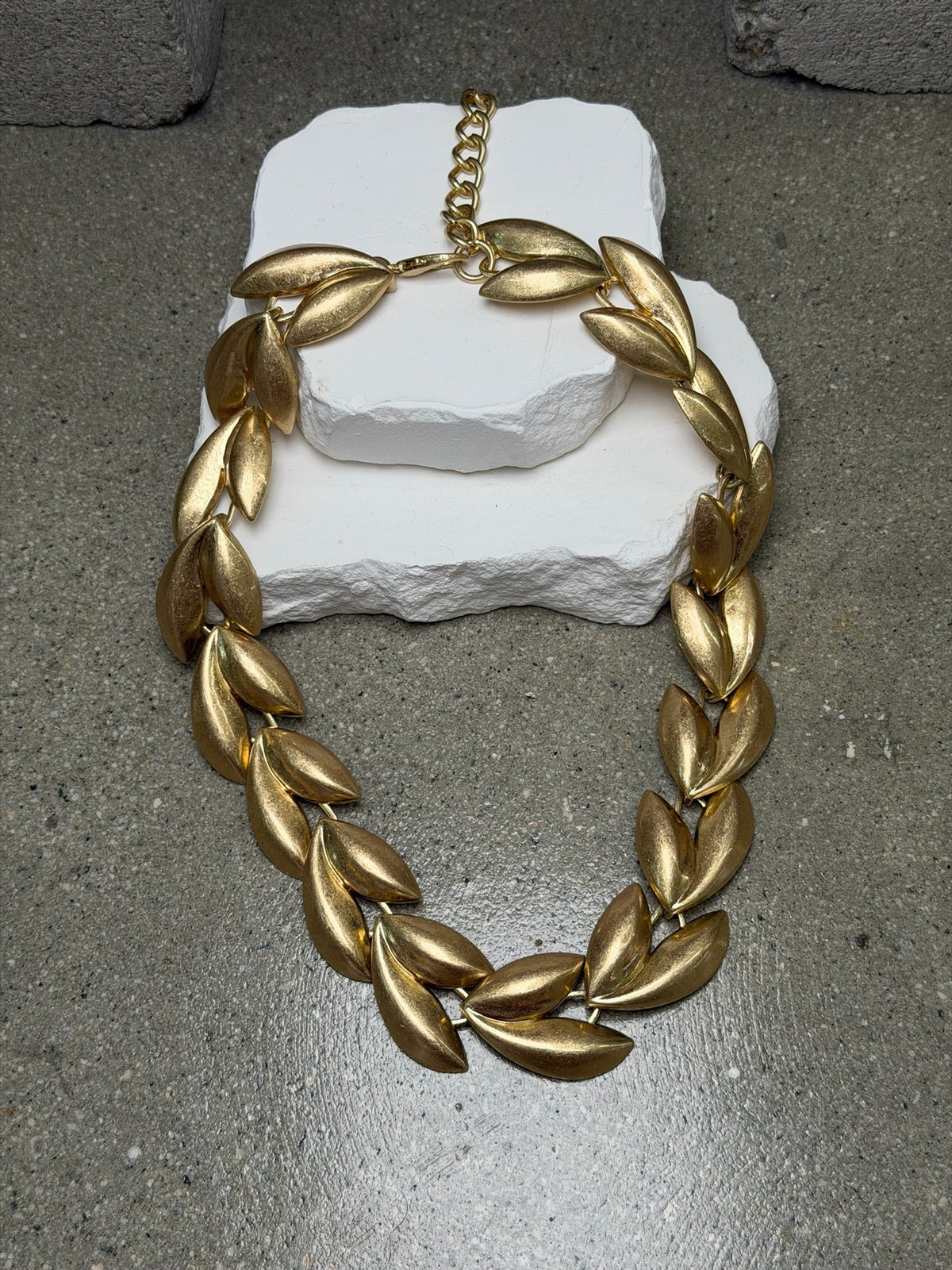 The Lenox Crown Brushed Necklace 22"