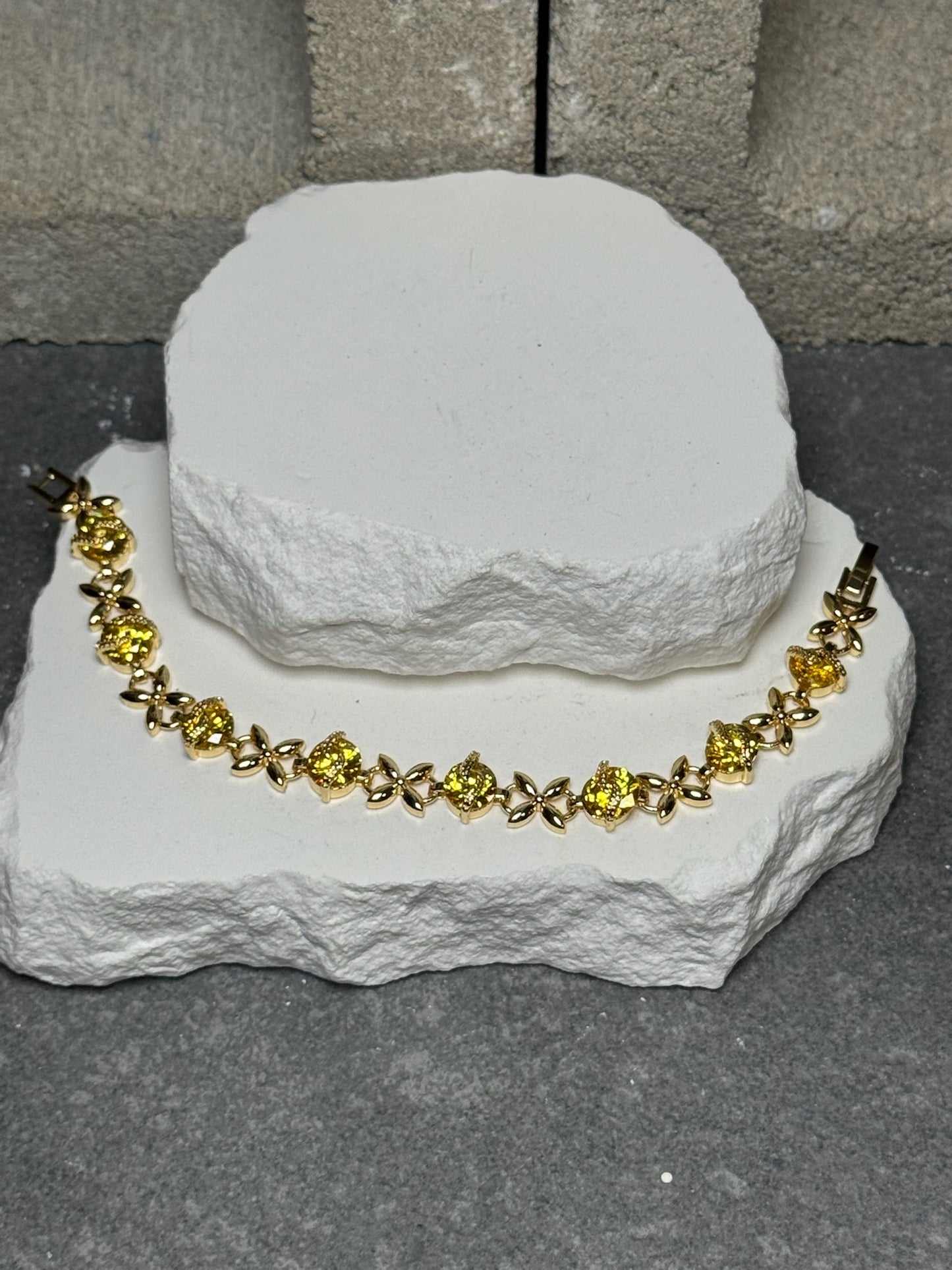 Sunshine Sparkle Bracelet 7"