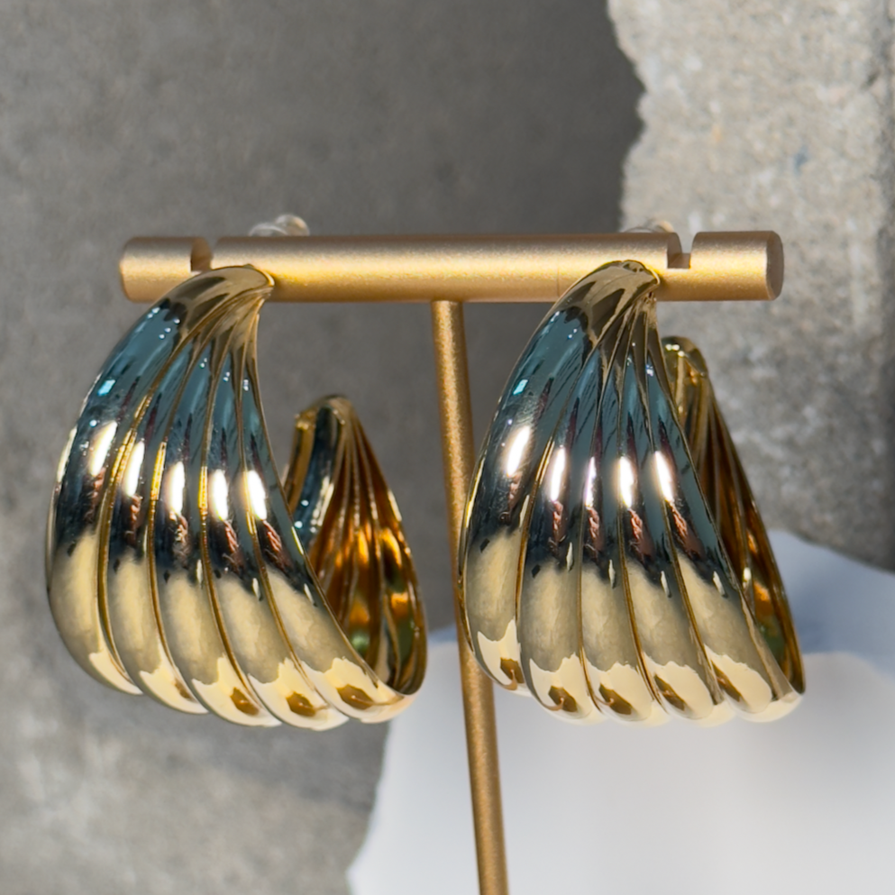 Medium Chunky Twisted Ribbed Hoop Earrings